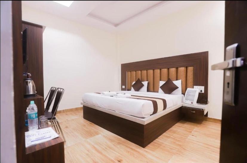 Vedantam Hotel Haridwār Esterno foto