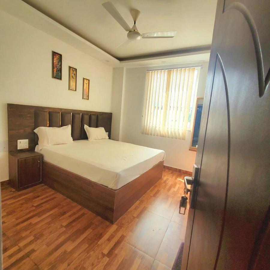 Vedantam Hotel Haridwār Esterno foto